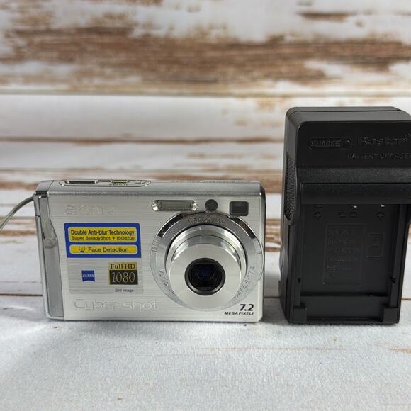 Sony Cyber-shot DSC-W80 7.2MP Digital Silver Display Issue Battery/Charger - Picture 5 of 5
